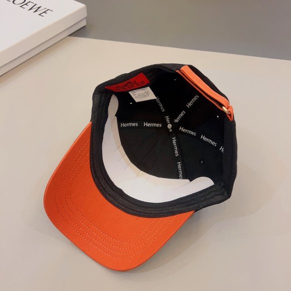 AUTHENTIC Hermes Hats main image 6